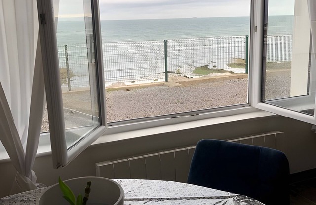 Holiday Home 'Logement Face Mer' with Sea View