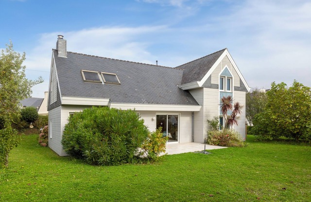 Holiday Home 'Maison Marjolaine' with Private Terrace and Private Garden