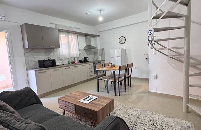 Holiday Home 'Maravel House' with Sea View, Wi-Fi and Air Conditioning