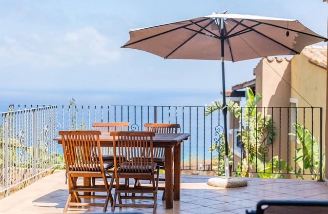 Holiday Home 'N10 Villa Fico D'india' with Sea View, Wi-Fi and Air Conditioning