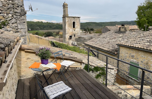 Holiday Home 'Orange - Paradis De Provence' with Mountain View, Private Terrace and Wi-Fi