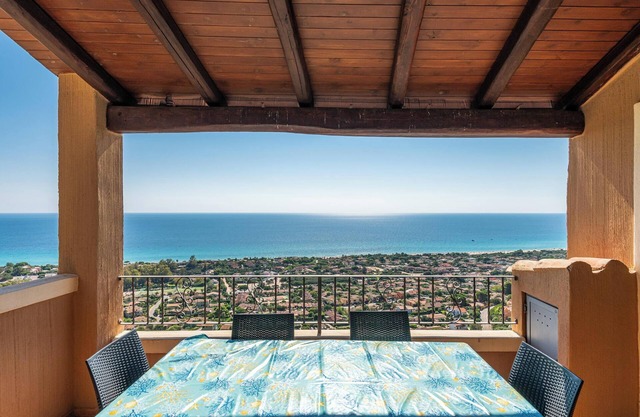 Holiday Home 'Susy N5' with Sea View, Shared Pool and Air Conditioning