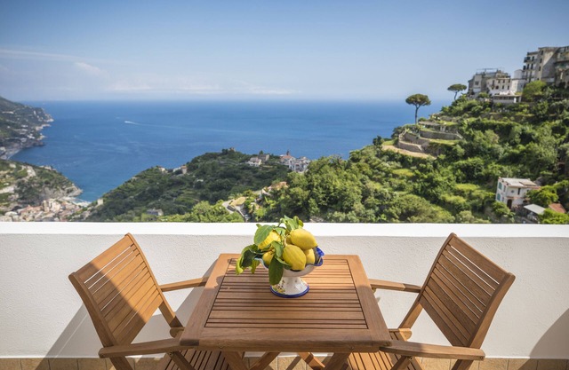 HOLIDAY HOME THE CORNER OF DREAMS WITH OCEAN VIEW