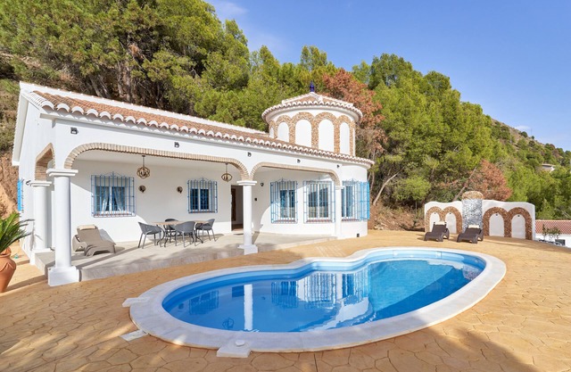 Holiday Home 'Tower House' with Sea View, Wi-Fi and Air Conditioning