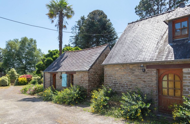 Holiday Home 'Ty Bihan' with Private Terrace and Private Garden