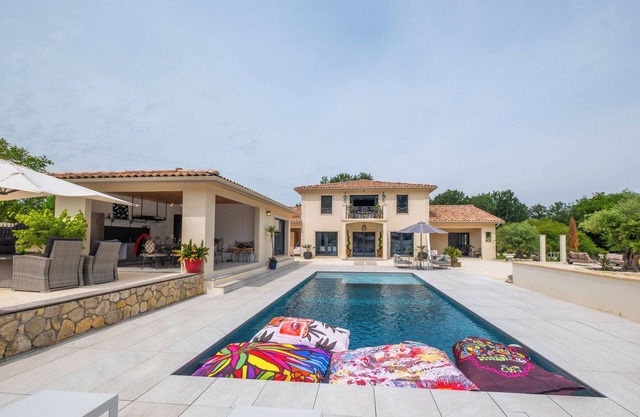 Holiday Home 'Villa Gurson' with Private Pool, Private Terrace and Private Garden