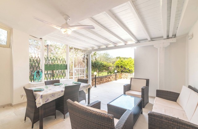 Holiday Home 'Villetta Li Menduli' with Private Terrace and Air Conditioning