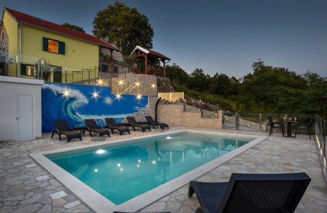 Holiday home Vrvilo- with private pool and playground