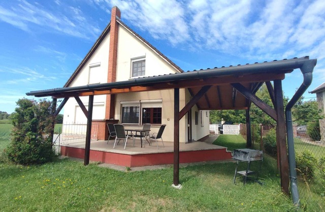 Holiday home with garden, large terrace and barbecue facilities