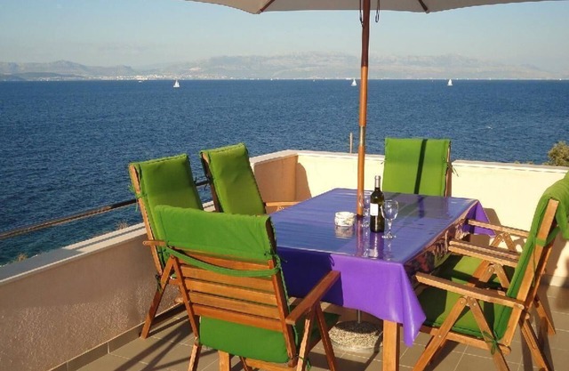 Holiday home with garden, barbecue and terrace