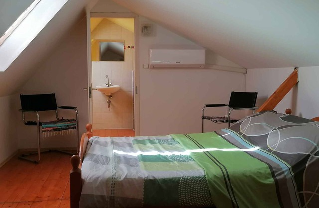 Holiday home with washing machine and dish washer