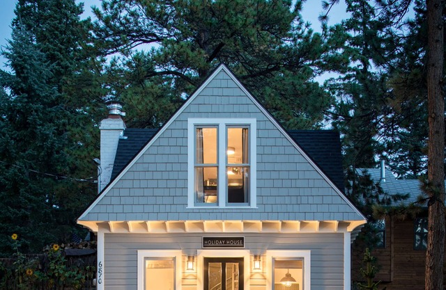 Holiday House - Modern Mountain Escape GMF Lic # 26