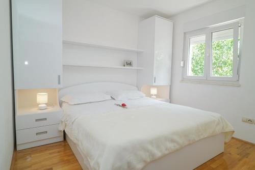 Holiday house between the sea and lakes