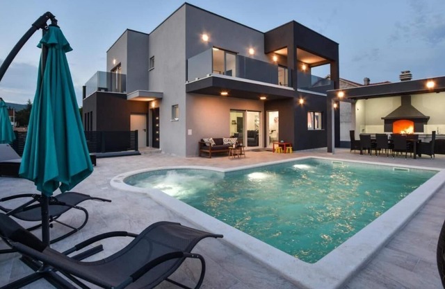 Holiday house Dicmo for 9 - 10 persons with 4 bedrooms - Holiday home