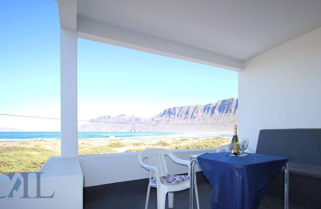 Holiday house Caleta de Famara for 2 - 10 persons with 5 bedrooms - Holiday house