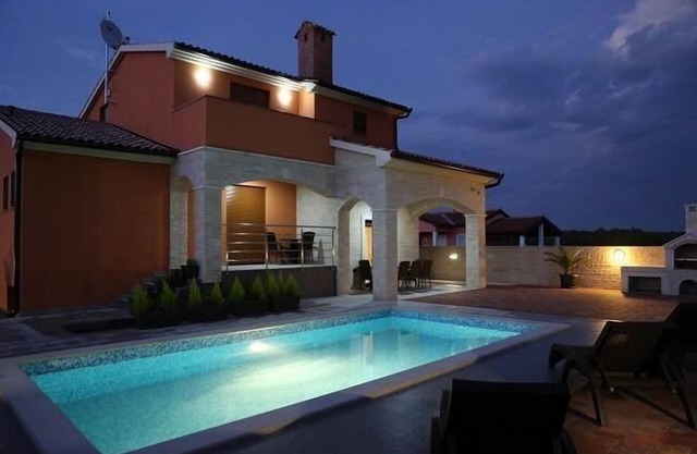 Holiday house Jadreski for 1 - 8 persons with 4 bedrooms - Row house