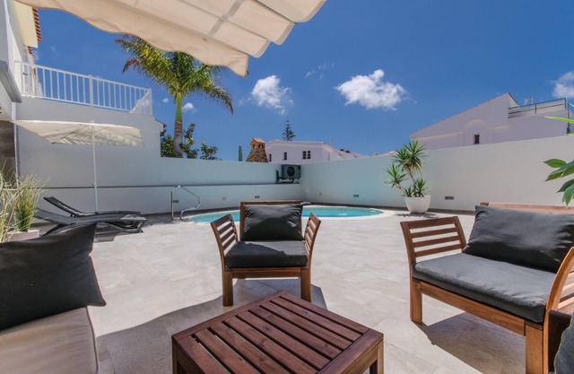 Holiday house Maspalomas for 1 - 6 persons with 3 bedrooms - Holiday home