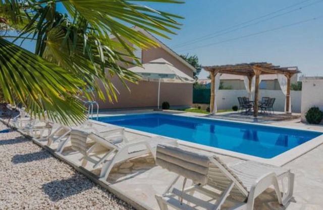 Holiday House Mell with pool