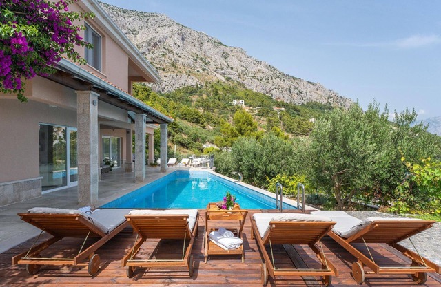 Holiday house Mimice for 1 - 8 persons with 4 bedrooms - Row house