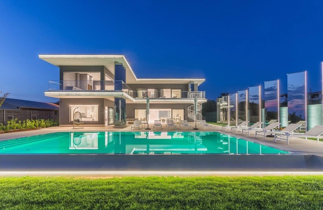 Holiday house Poreč for 1 - 10 persons with 5 bedrooms - Holiday home