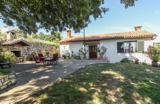 Holiday house Roža * large garden, sun terrace, BBQ, free WiFi