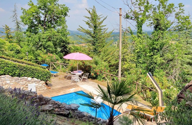 Holiday house Sarnano for 1 - 6 persons with 3 bedrooms - Holiday home