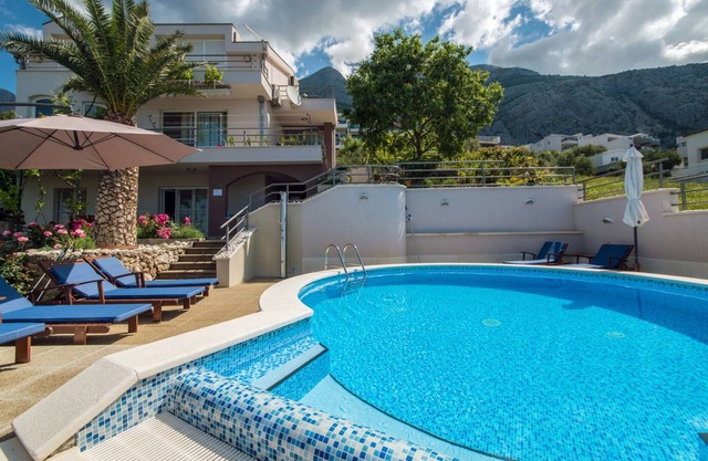 Holiday house Villa Iva + heated pool + whirlpool