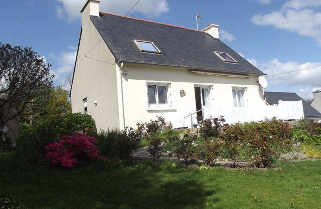 Holiday house with sea view in Hanvec, quiet - 5 people.