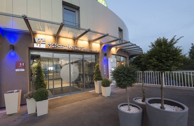 Holiday Inn Express Paris - Velizy by IHG