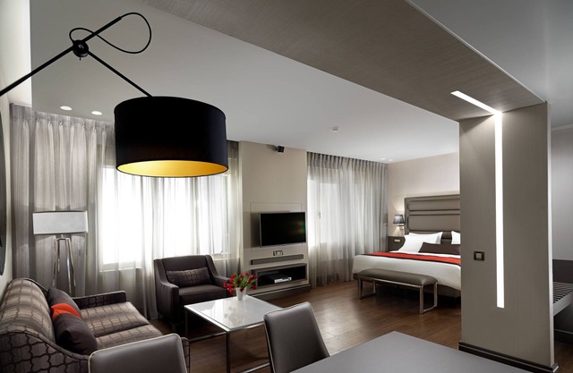 Holiday Suites