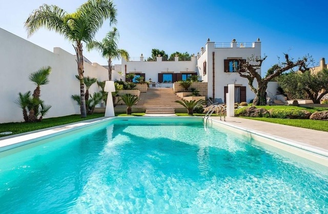 holiday vacation villa rental italy, sicily, trapani, seaside, near beach, pool, wi-fi, air conditioning, view, short te