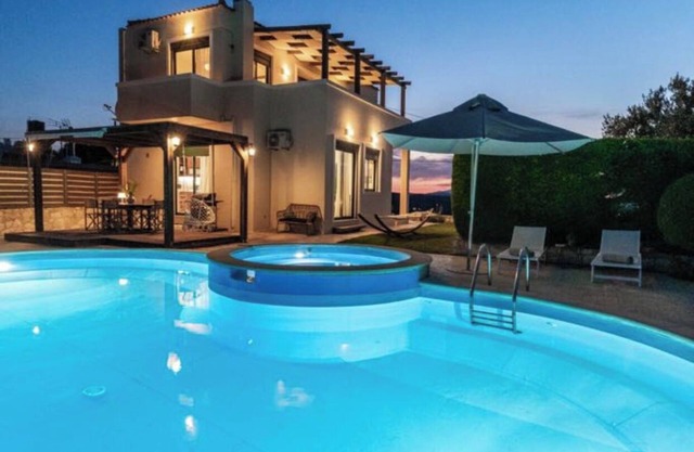 Holiday villa with private pool