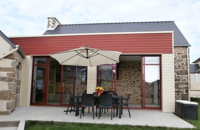 Holidays by the sea and swimming pool