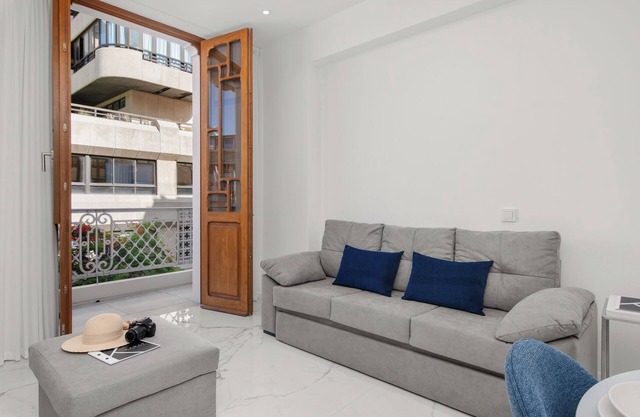 Holidays '12 Duplex' with Sea Views, Wi-Fi and Air Conditioning