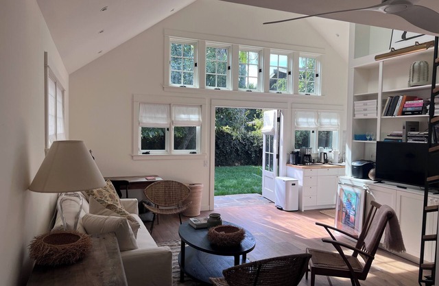 Hollywood Bungalow Canyon Retreat