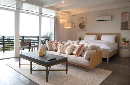 Hollywood Hills Hotel