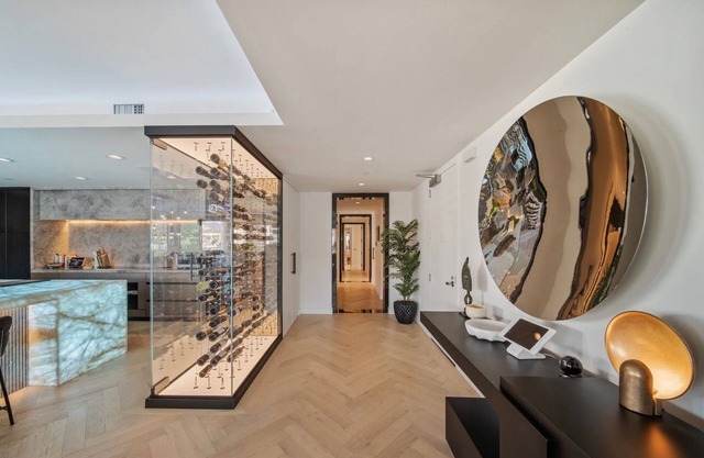 Hollywood Penthouse. 3-bedroom ultra luxury condo
