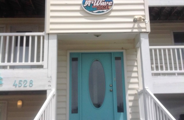 Home a Wave From Home 5 bed 5 bath heated pool, game room Stocked like your HOME