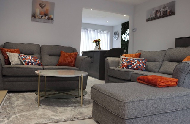 Home from Home-Family&Contractor Friendly-Sleeps 7