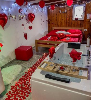 Home La Sierra with WHIRLPOOL BATH for two