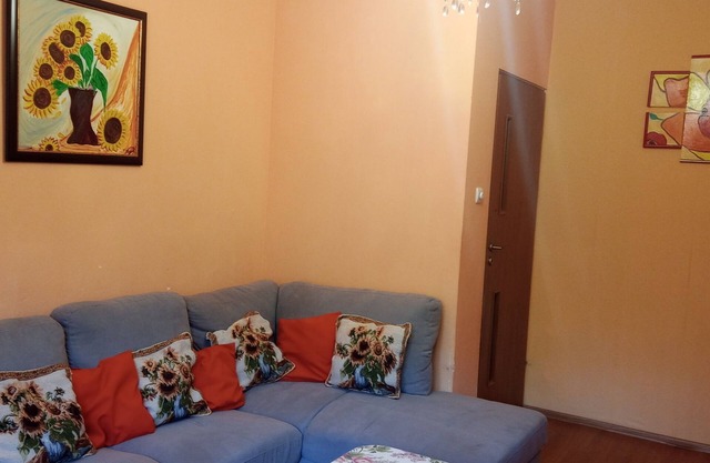 Home Milkova, floor 1, 100 sq.m. free parking