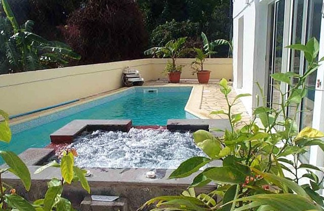 Homerez - Appartement 15 km away from the beach for 4 ppl. with shared pool