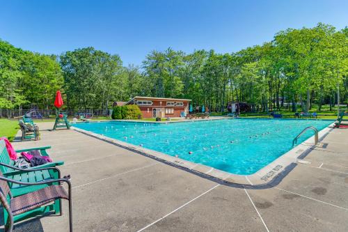 Home with Pool and Lake in Jim Thorpe 6 Mi to Dtwn!