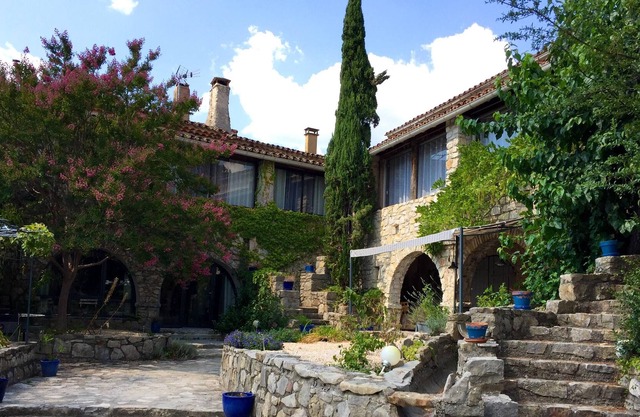 Homerez - Amazing house for 6 ppl. with shared pool at Saint-André-de-Cruzières