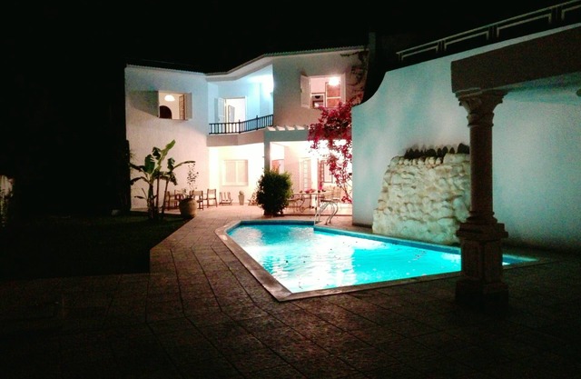 Homerez - Amazing villa for 12 ppl. with swimming-pool and garden at Hammamet