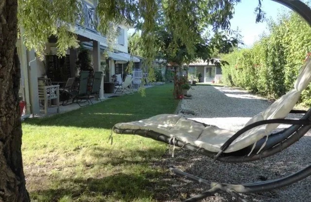 Homerez - Apartment in Latresne with Terrace