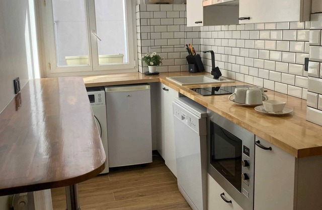 Homerez - Beautiful apartement for 4 ppl. at Issy-les-Moulineaux