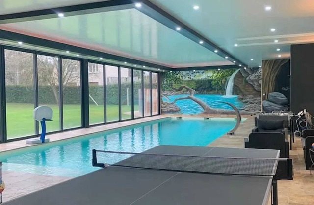 Homerez - Chalet in Clermont-Créans, shared pool