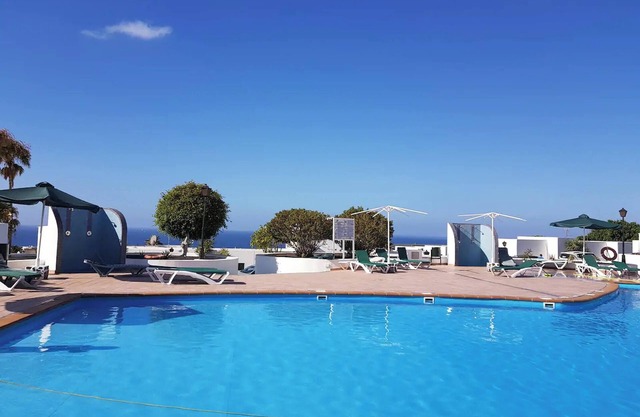 Homerez - Charming Apartment in Tías 50m² + Pool