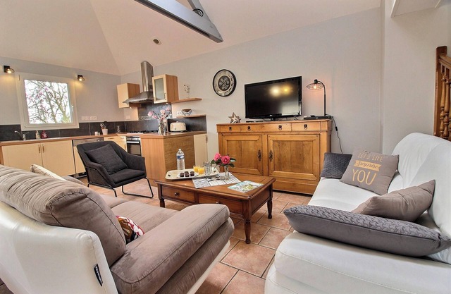 Homerez - Charming House in Plourhan with Garden and Terrace